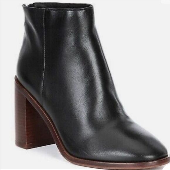 ✨ Antonio Melani
Cammden Casual Leather Block Heel Booties✨ - Picture 2 of 7